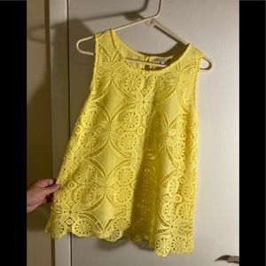 Skies are Blue. Detailed pattern. NWT Yellow Size L